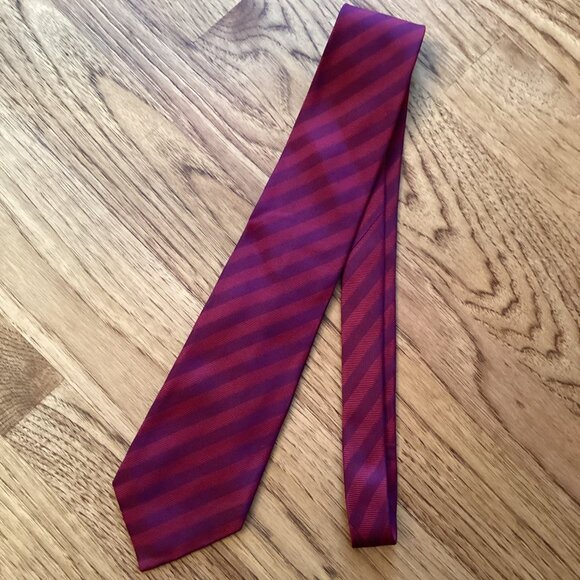 BURBERRY LONDON MEN'S CLASSIC STRIPED SILK TIE PREPPY PARTY COCKTAIL HOMECOMING - Picture 2 of 3